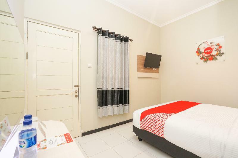 Bumi Banyu Bening Syariah By Ecommerceloka Surabaya Ngoại thất bức ảnh